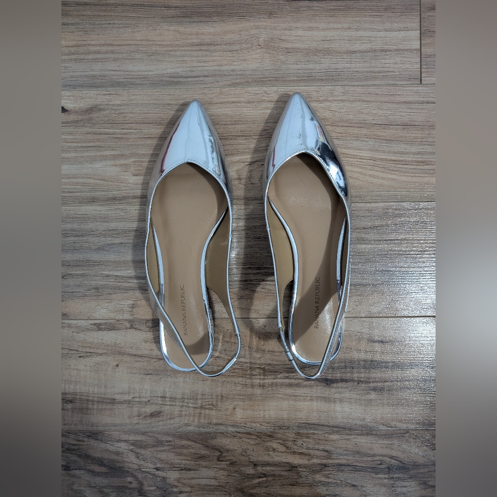 Banana Republic Women's Silver Slingback Pointed Toe Flats - Size 6.5